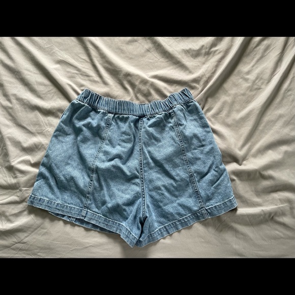 Denim Easy Pull-On Shorts in Rathmore Wash - Picture 5 of 7